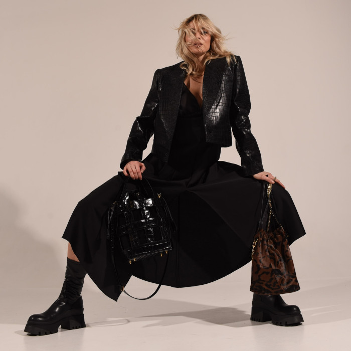 Borsa Pony Nero media, мішечок для плетеної сумки Deborah